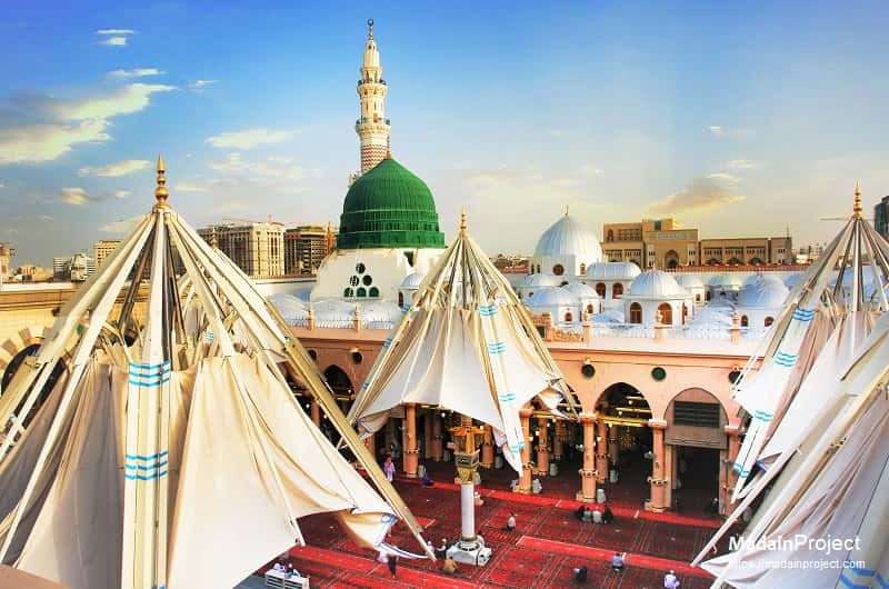طريق بين الجبال
